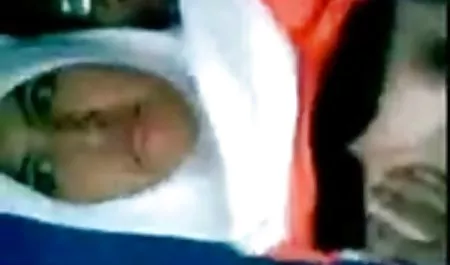 آن مرد در سه سوراخ با یک لباس تنگ یک دوست دختر لوکس کانال سکسی در موبوگرام را لگد می زند