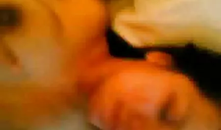 سبزه در جوراب شلواری دوست پسر خود را با استریپون کانال شهوانی در تلگرام fucks می کند