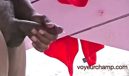 ناله زیبایی با صدای بلند صدای یک کانال سکسی تلگرام شهوانی خروس چربی را در داخل یک نوک تنگ احساس می کند