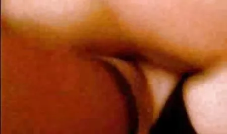 طاس یکی از خانمهای عوضی خم شد و نشان داد آن مرد کیست. شهوانی تلگرام